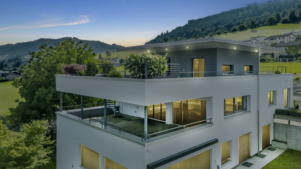 Drohnenaufnahme der Attika-Maisonette in Ebikon