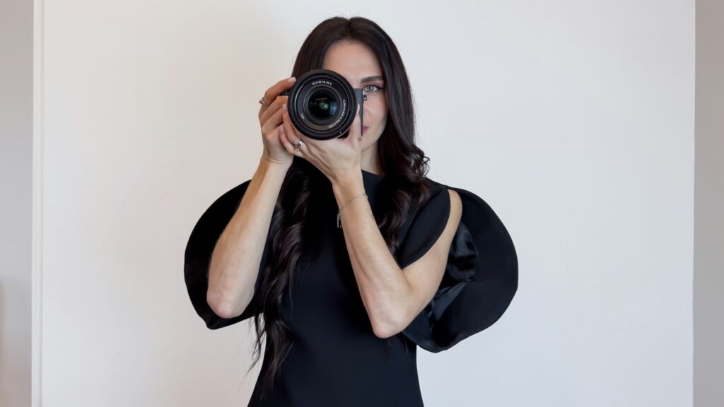 Evgeniia Internicola bei Videoaufnahmen