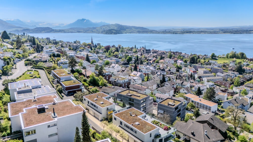 Drohnenaufnahme der Liegenschaft an der Weidstrasse 9A in Zug